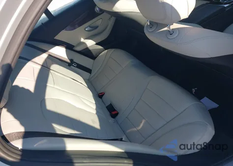 2018 Mercedes-Benz C 300 4Matic из США, поврежденный, VIN WDDWF4KB1JR388616